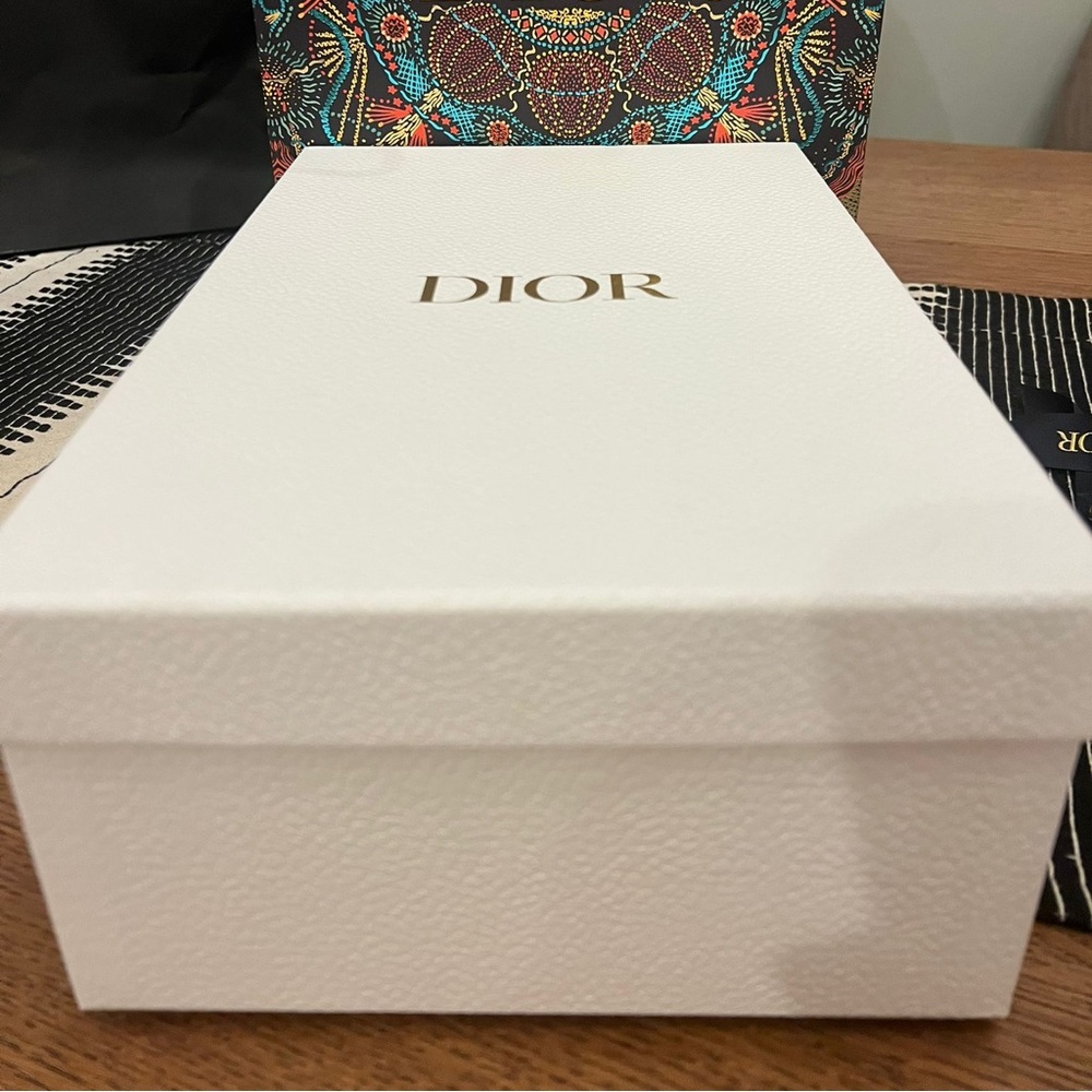 Dior Gift Box - Picture 2 of 4